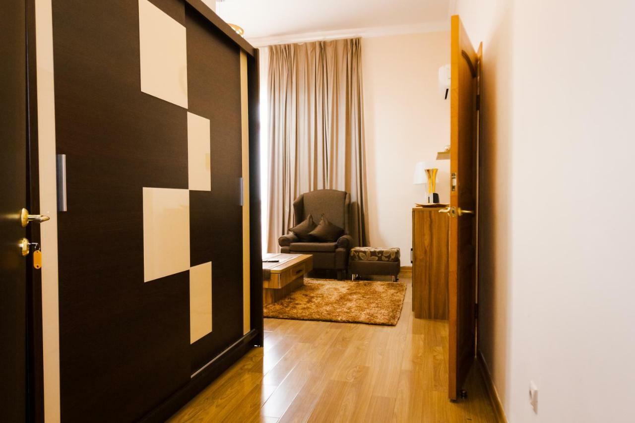 Atb Grand Hotel Атирау Екстер'єр фото